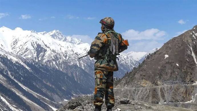 LAC पर फिर Tension: चीन को भारत मुंहतोड़ जवाब को तैयार, तनातनी के बीच आर्मी चीफ नरवणे पहुंचे लद्दाख