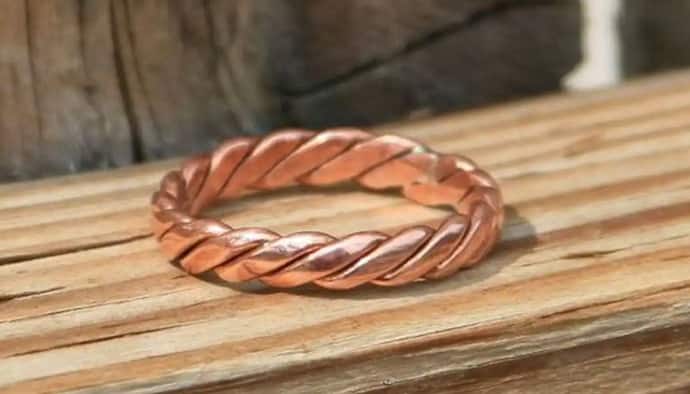 Astrological Tips for Copper ring: জ্যোতিষ মতে এই আংটি বহু সমস্যা সমাধানে সক্ষম, বাঁধা কাটিয়ে ওঠা যায় সহজেই