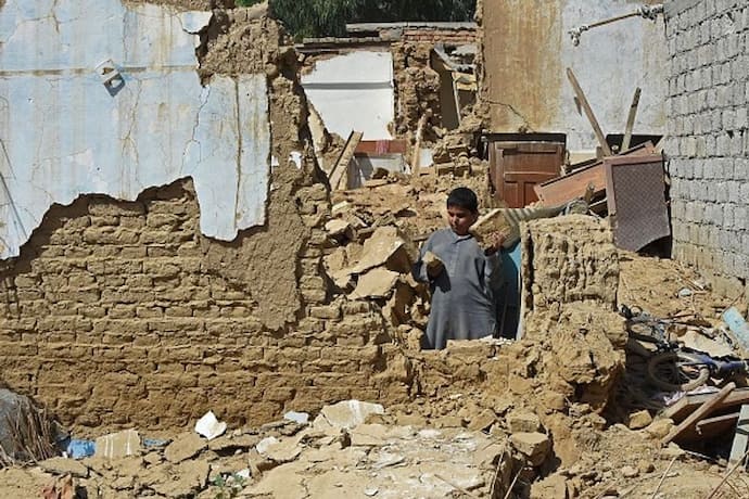 তীব্রভাবে দুলে উঠল মাটি, আফগানিস্তানে ভূমিকম্পে ছড়াল আতঙ্ক