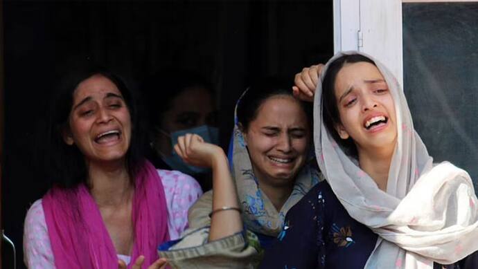 1990 के बाद अब  'कश्मीर' हाथ से जाता देख बौखलाए हुए हैं आतंकवादी, इस वजह से Target पर है कश्मीर पंडित