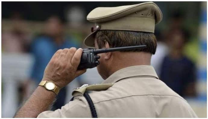 Police Injured: যাত্রী বোঝাই বাসে ধূমপানের প্রতিবাদ করায় 'শাস্তি', মার খেলেন পুলিশ কর্মী