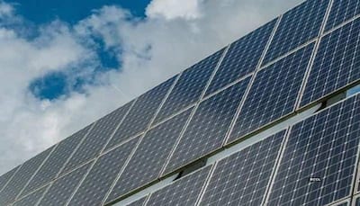 भारत में सबसे कम कीमत पर लगाए जाते हैं छत पर Solar Project, जल्द बदलने वाली है दुनिया की स्थिति