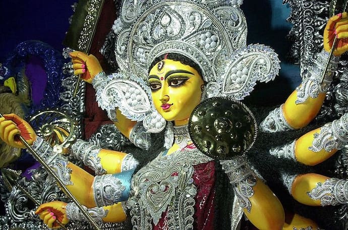 Durga Puja:  বাংলায় দুর্গাপুজোর ইতিহাস ও দেবী বোধনের পৌরানিক কাহিনি
