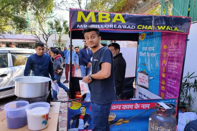 कहानी 'MBA चायवाला' की, 22 साल का लड़का चाय बेचते-बेचते बना करोड़पति, विदेशों में खुलने जा रही फ्रेंचाइजी | Madhya pradesh, prafull billore mba chai wala the journey from a ... कहानी 'MBA चायवाला' की, 22 साल का लड़का चाय बेचते-बेचते बना करोड़पति, विदेशों में खुलने जा रही फ्रेंचाइजी | Madhya pradesh, prafull billore mba chai wala the journey from a ...