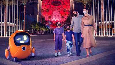 Dubai Expo 2020: किसी अजूबी दुनिया जैसा फील कर रहे बच्चे; जब Welcome करता है ऑप्टी रोबोट