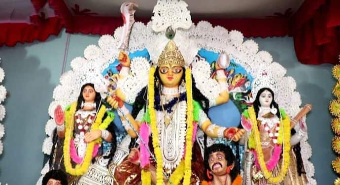 Masik Durga Ashtami 2021: দেশ জুড়ে পালিত হল মাসিক দুর্গাষ্টমী, জেনে নিন এই পুজো করা সংসারের জন্য কতটা শুভ