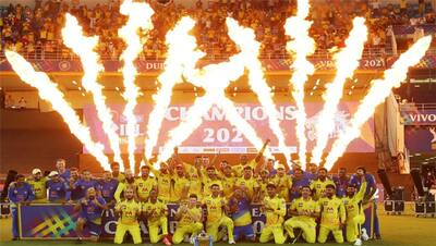 IPL 2021: 10 तस्वीरों में देखें CSK vs KKR महामुकाबले का रोमांच, इस तरह जश्न मनाते नजर आए धोनी के धुरंधर