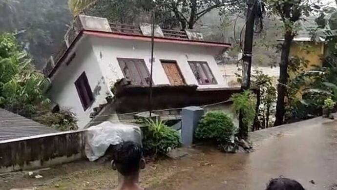 भारी बारिश का फिर Alert: केरल में 31 की मौत; उत्तराखंड में CM ने पर्यटकों से यात्रा टालने को कहा
