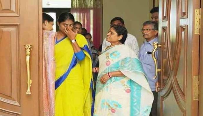 YSR की पत्नी विजयम्मा ने सीएम बेटे Jagan Reddy की पार्टी को छोड़ा, अब बेटी की पार्टी को मजबूत करेंगी