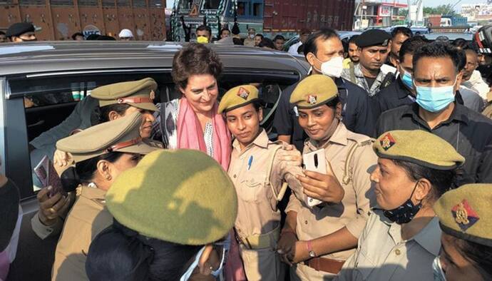 आगराः भारी पड़ गई प्रियंका गांधी के साथ सेल्फी, 5 पुलिसकर्मी सस्पेंड