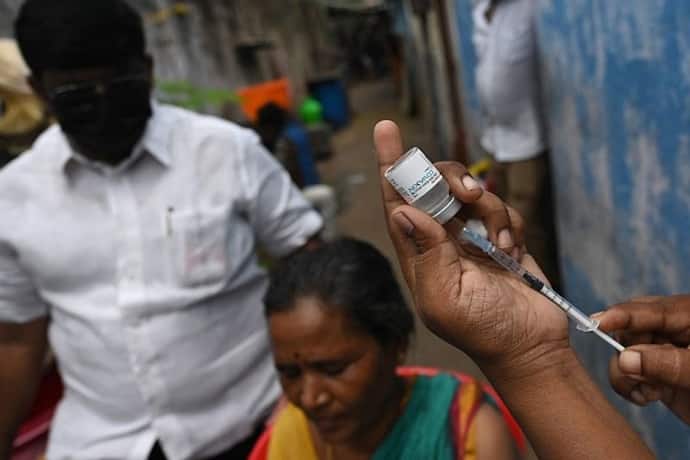 Covid Vaccination: আগামী মাস থেকেই শুরু 'হার ঘর দস্তক', টিকাকরণে আরও জোর স্বাস্থ্যমন্ত্রীর