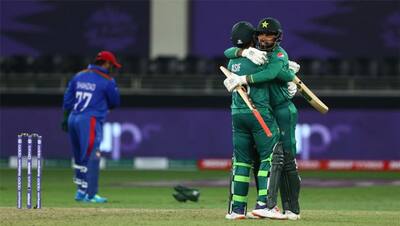 T20 World Cup: बेटी संग पाकिस्तान का मैच देखने पहुंचे Shahid Afridi, दामाद की बॉलिंग देख उड़े होश