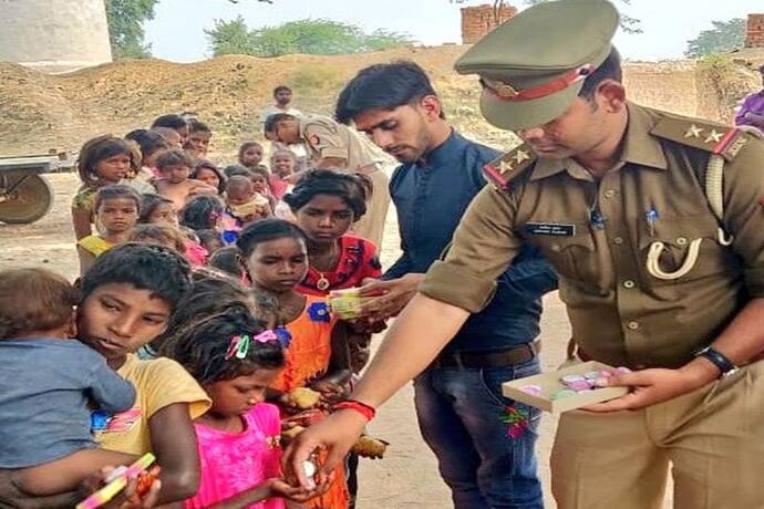 Diwali 2021: इस दिवाली खुशियां बांटेगी यूपी पुलिस, अनाथ बच्चों के साथ जश्न मनाते दिखेंगे बड़े अफसर