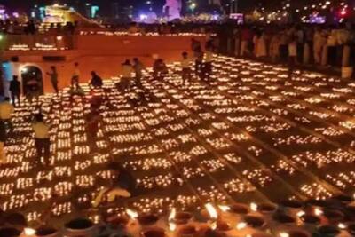 Diwali in Ayodhya: সরযূর তীরে আলোর মেলা, লক্ষ লক্ষ প্রদীপ জ্বালিয়ে বিশ্ব রেকর্ড করল রামনগরী অযোধ্যা