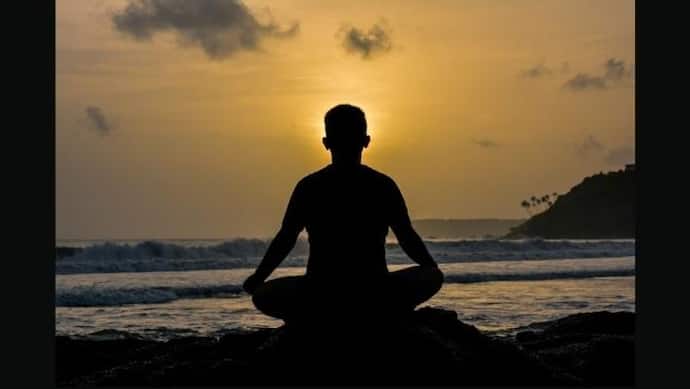 क्या है Meditation, इसमें ध्यान लगाने से क्या होते हैं लाभ