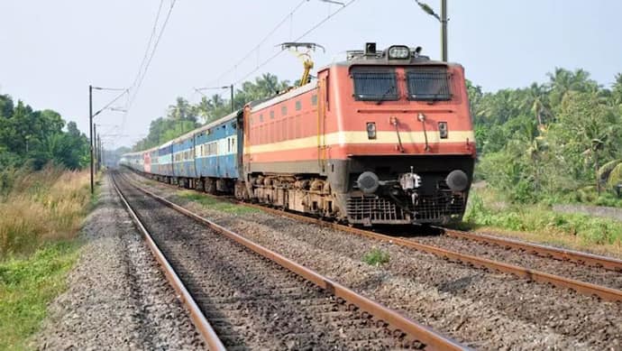 Railway Inquiry: WR ने दिसंबर से फरवरी तक महाराष्ट्र, UP और गुजरात से गुजरने वालीं कई ट्रेनें कैंसल कीं