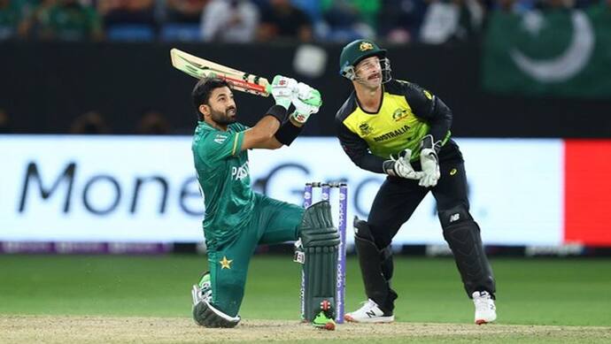 T20 WC, PAK vs AUS: मैच से पहले 2 दिन ICU में रहने वाले मोहम्मद रिजवान ने ऑस्ट्रेलिया के खिलाफ ठोके 67 रन
