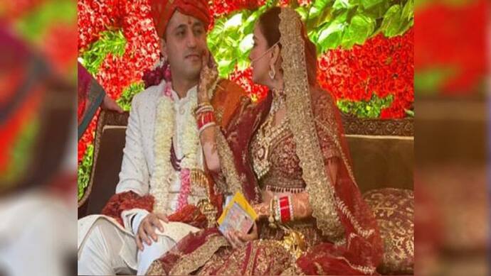 दुल्हन बनी Shraddha Arya की ये शरारत देख दूल्हा भी मुस्कुरा उठा,  शादी का फोटो हुआ वायरल