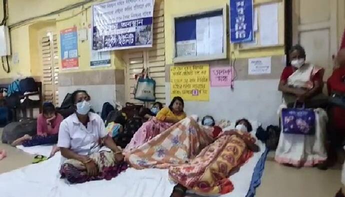 SSKM Nurses Protest- বেতন বৈষম্যের প্রতিবাদ করায় বদলি, এসএসকেএম জুড়ে বিক্ষোভ নার্সদের