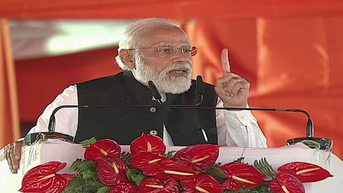 PM Modi in UP:  महोबा से मोदी ने साधा बुंदेलखंड, पानी, पलायन और रोजगार के अवसर बताए, विकास का भी बता गए विजन