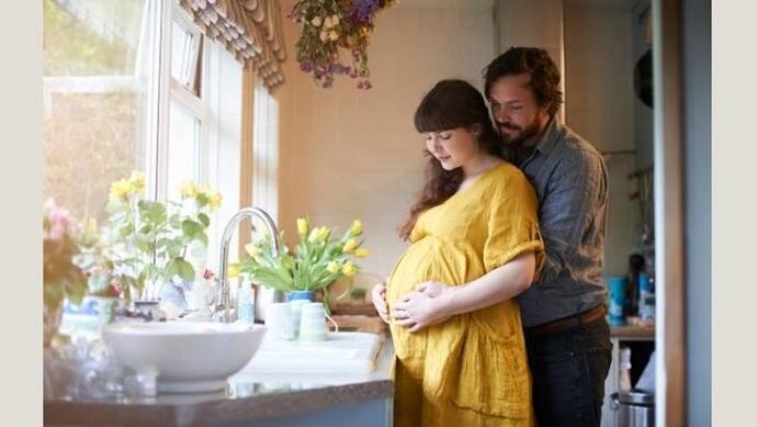 Pregnancy: ৩০-এর পর মা হওয়া কি ঝুঁকিপূর্ণ, গর্ভধারণের সময় মাথায় রাখুন কয়টি জিনিস