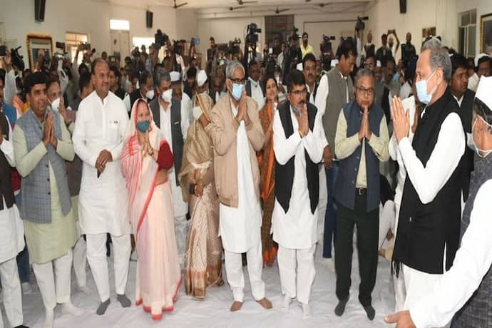 राज्यसभा का रण : राजस्थान में मतदान से पहले CM गहलोत ने चला ऐसा दांव कि कांग्रेस विधायक ही चारों खाने चित  