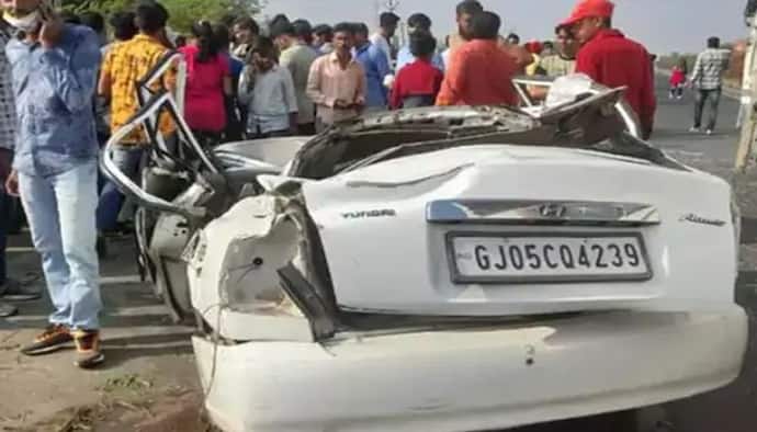 गुजरात में भयानक एक्सीडेंट: सही साइड चल रही कार रॉन्ग साइड जाकर बस से टकराई, 5 लोगों की मौके पर मौत
