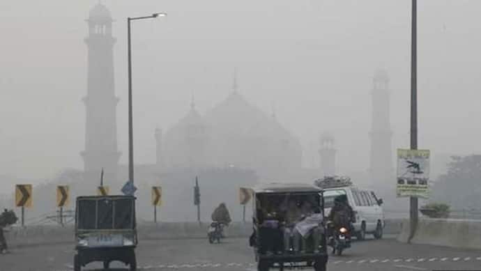 Air Pollution : पाकिस्तान के लाहौर की हवा दुनिया में सबसे खराब, दिल्ली दूसरे नंबर पर
