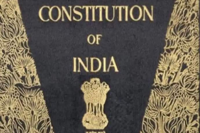 Constitution Day: कितने दिनों में लिखा गया था भारत का संविधान, जानें किसने लिखी थी असली कॉपी