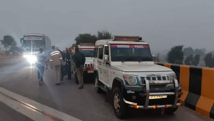 Child Death on Road Accident: ট্রেকারের রেষারেষির জেরে মৃত্যু শিশুর, উত্তাল মুর্শিদাবাদ