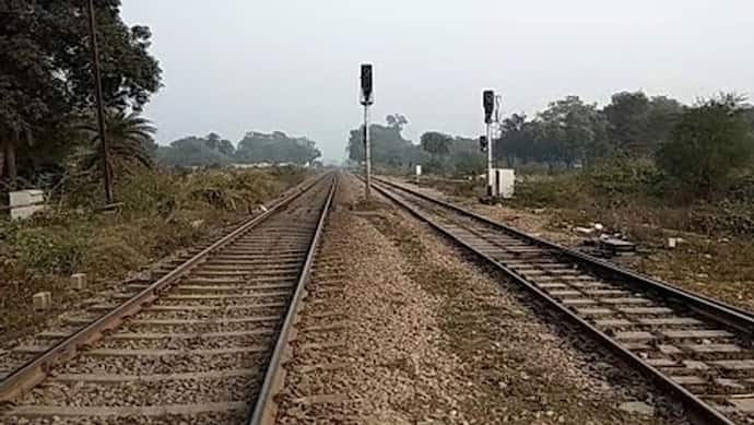 यात्रियों की फिर बढ़ी मुश्किलें, अयोध्या-लखनऊ रूट की बीस ट्रेनें हुईं निरस्त