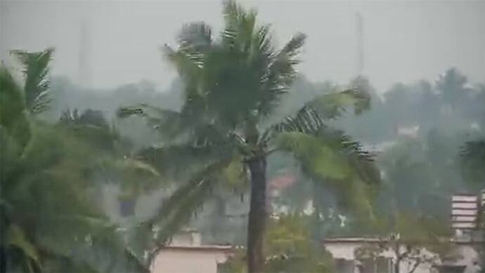 CYCLONE JAWAD :  ओडिशा में जवाद का असर, पुरी में भारी बारिश, कई जिलों में हैवी रेन का रेड अलर्ट