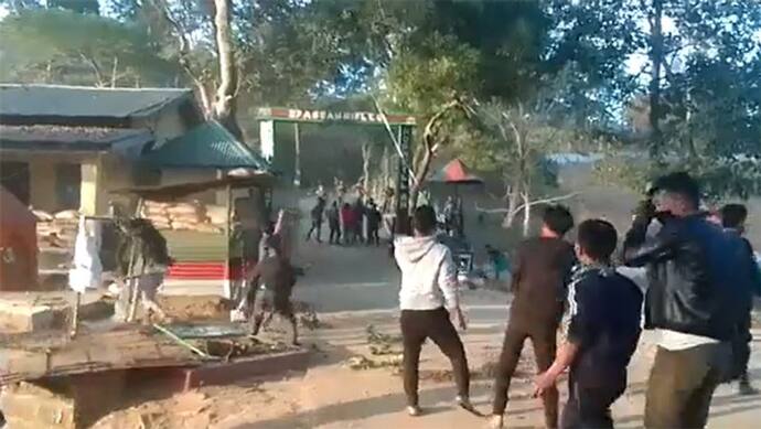 Nagaland Firing: सेना ने कहा- हमला कर रहे थे भीड़ में शामिल लोग, सैनिकों ने आत्मरक्षा में चलाई गोली