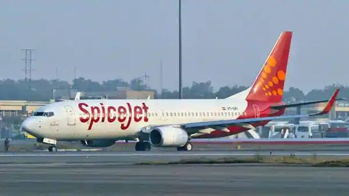 Mumbai Airport पर Spicejet के विमान की इमरजेंसी लैंडिंग, उड़ान भरने के बाद आई थी तकनीकी खराबी