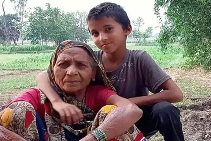 बिहार में भतीजी ने चाची-भाई को जिंदा जलाया, प्रॉपर्टी में मांग रही थी हिस्सा, मांस की बदबू से पहुंचे ग्रामीण
