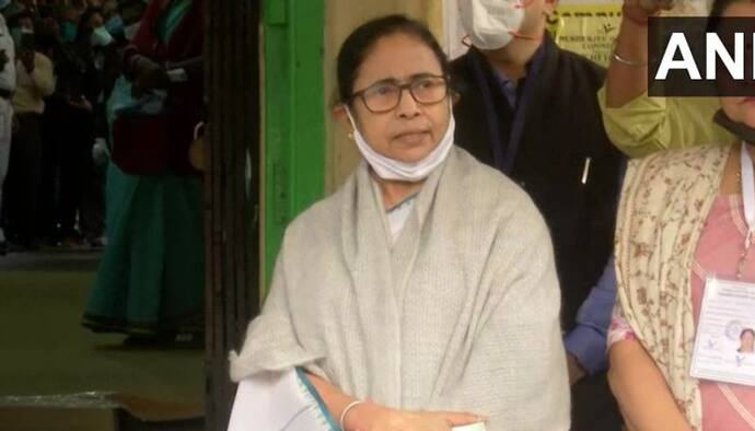 CM Mamata Banerjee: পুরবোর্ড গঠনের পরেই দলীয় ‘লবি’ নিয়ে কড়া বার্তা মমতার, নতুনদের দিলেন নয়া পাঠ