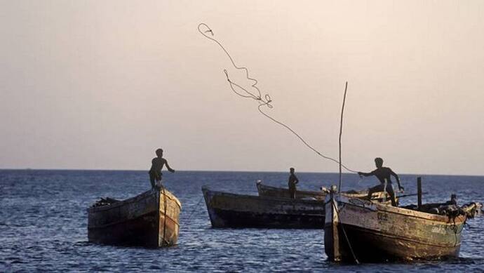 Sri Lanka में पकड़े गए 56 भारतीय मछुआरों को डिटेंशन सेंटर भेजा गया, मछली पकड़ते समय Navy ने किया था अरेस्ट