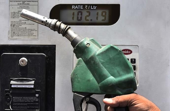 Petrol Diesel Price Today, 13 Feb 2022 : क्रूड ऑयल के दामों में भारी इजाफा, स्थिरता के बाद 100 वें दिन के रेट