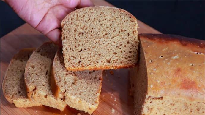 kitchen tips: 30 रु. की महंगी Brown Bread छोड़, घर में आटे से बिना ओवन के झटपट बनाएं सैंडविच के लिए ब्रेड
