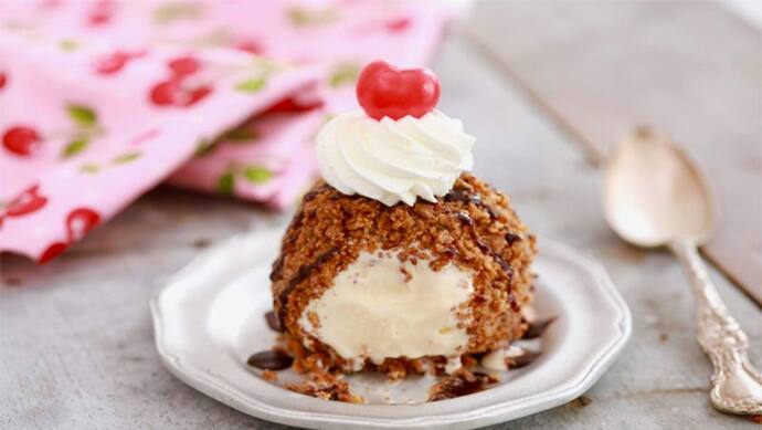 Kitchen Tips: सर्दियों में कर रहा है आइसक्रीम खाने का मन, तो आज ही ट्राई करें ये हॉट आइसक्रीम की रेसिपी