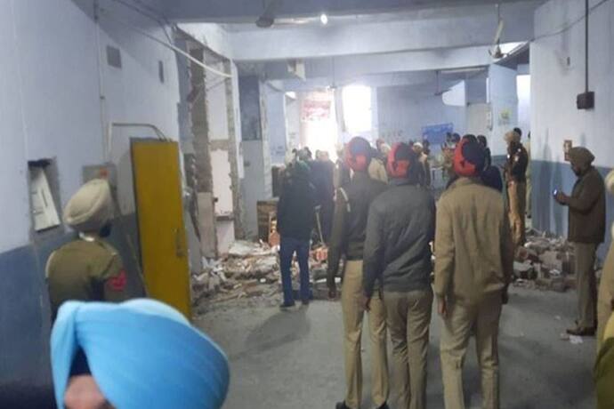 Blast in Ludhiana Court: লুধিয়ানা আদালতের মধ্যেই বিস্ফোরণ, ঘটনাস্থলেই মৃত ২