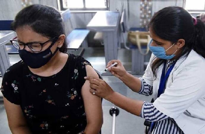 केंद्र ने कहा- बच्चों को टीका लगाने से पहले हेल्थ वर्कर्स को ट्रेनिंग दें, 3 जनवरी से शुरू होगा वैक्सीनेशन