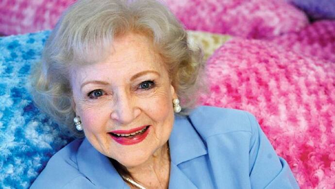 अपना 100वां जन्मदिन मनाने से पहले ही Betty White का निधन, 99 की उम्र में दुनिया को कहा अलविदा
