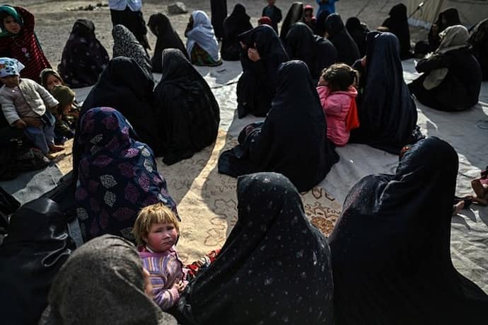 Taliban का नया फरमान: महिलाओं को बाथरूम में हिजाब पहनकर नहाना होगा, बॉडी मसाज पर भी प्रतिबंध
