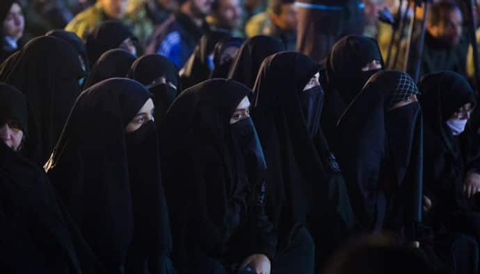 Hijab विवाद अभी थमा नहीं कि मुस्लिम लड़कियों के mobile numbers सोशल मीडिया पर कर दी शेयर, जानिए फिर क्या हुआ?