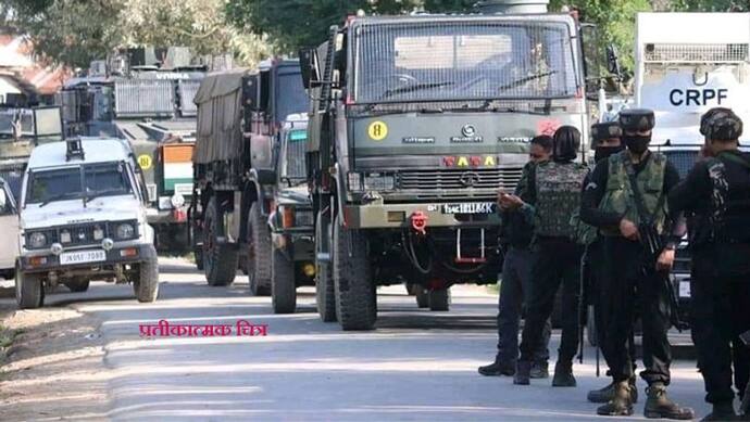 जम्मू कश्मीर के पुलवामा जिले में सुरक्षाबलों ने 2-3 आतंकवादियों को घेरा; एक को मार गिराया