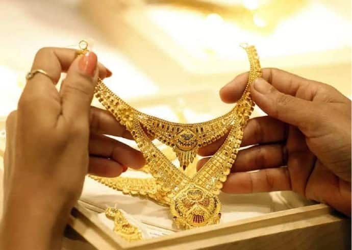 Gold and Silver Price Today 18 July: सोने के रेट में इजाफा, चांदी भी चमकी- खरीदारी से पहले जान लें नया रेट