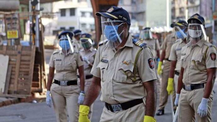 महाराष्ट्र में तीसरी लहर से भयावह हालात: सैंकड़ों डॉक्टर होने लगे संक्रमित, तो पुलिस वालों की होने लगीं मौतें