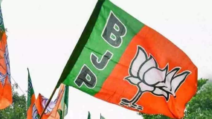UP  Election  2022: बीजेपी ने अपने 7 विधायकों पर जताया भरोसा, दलबदलू नेता की जगह उतारा नया प्रत्याशी
