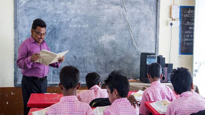 Government Job Alert: गुजरात सरकार 3300 शिक्षक पदों पर निकालने वाली है भर्तियां, जल्द शुरू होगी प्रोसेस